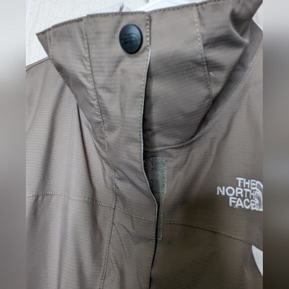 The North Face grey white HyVent utility jacket size medium - Picture 5 of 14